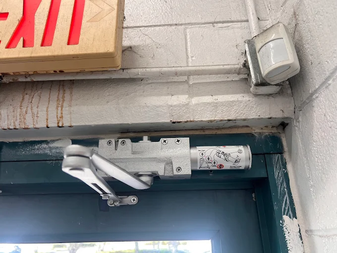 Commercial door closer installation and repair - Stuart, FL