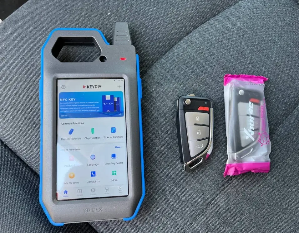 Smart key fob programming for push-to-start vehicles