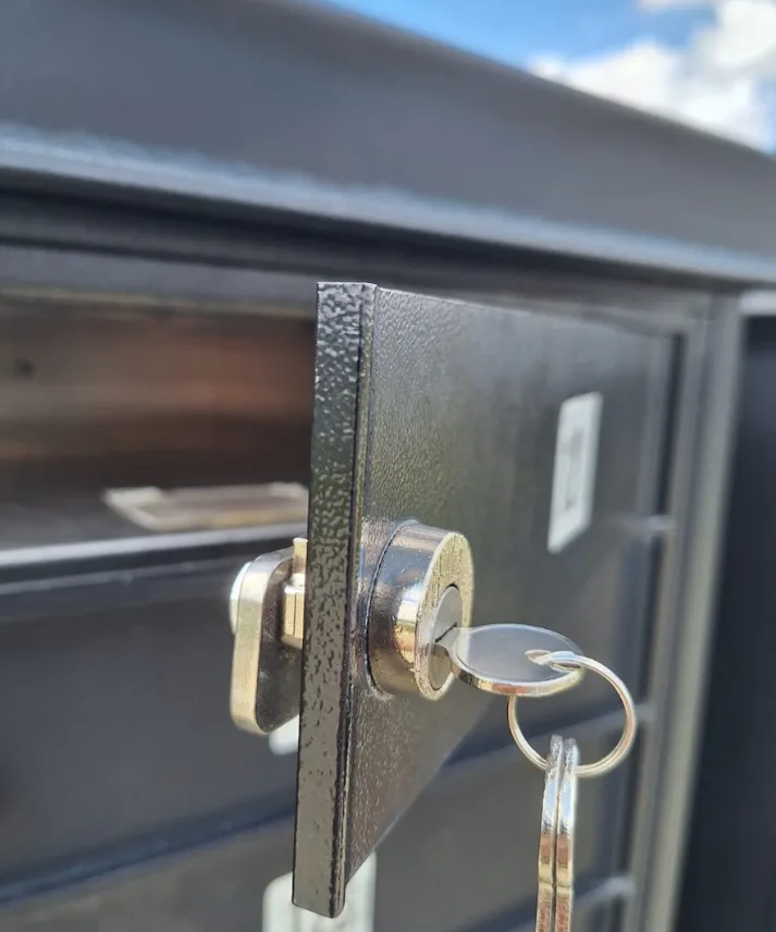 Mailbox lock rekey service